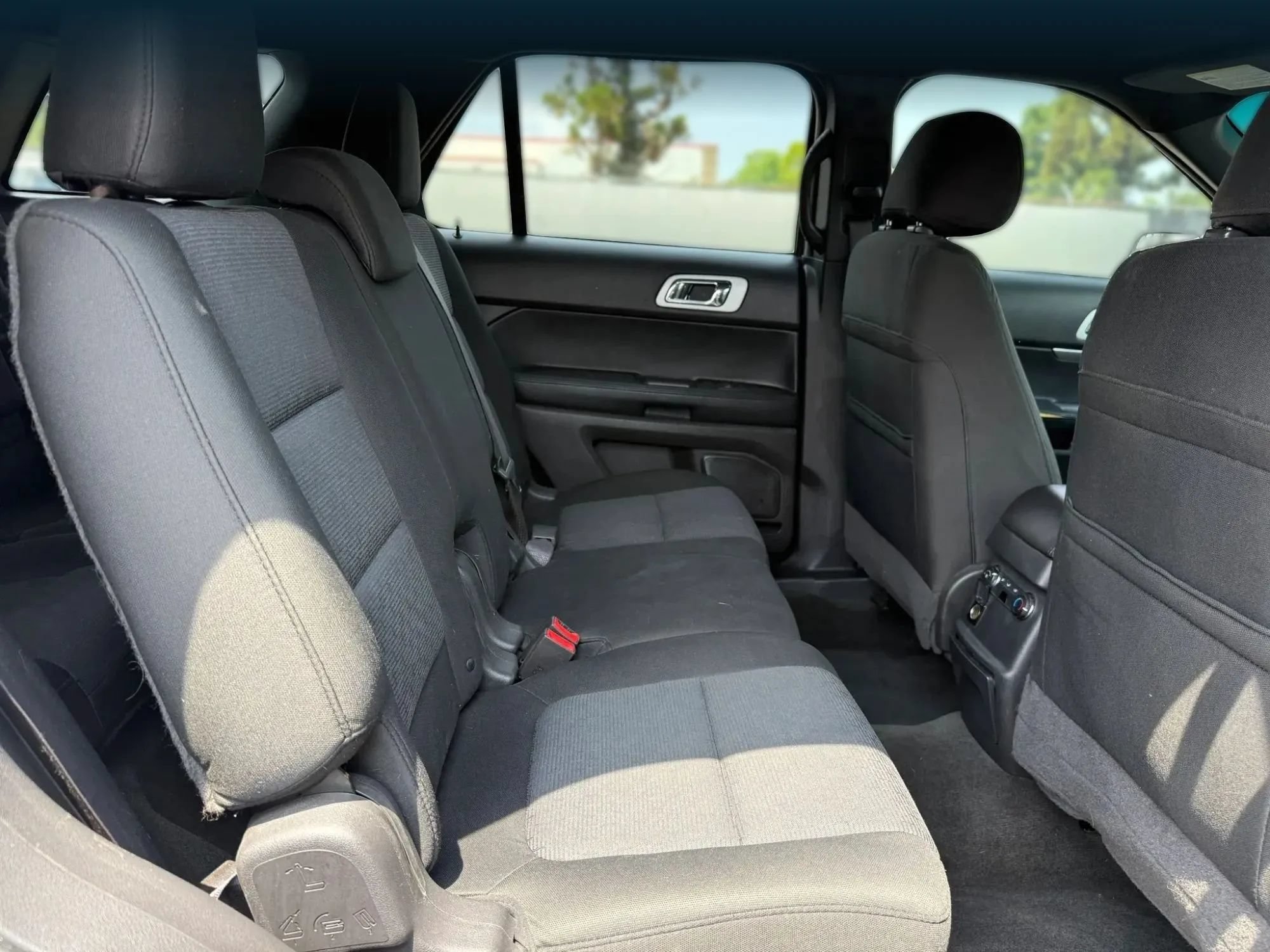 Used 2015 Ford Explorer XLT w/ Equipment Group 201A AWD/4WD image 20