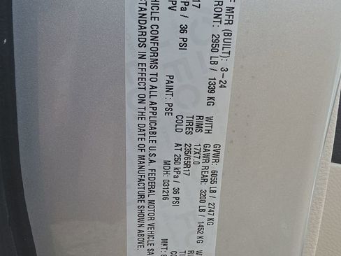 Used 2024 Chrysler Pacifica Touring-L image 32