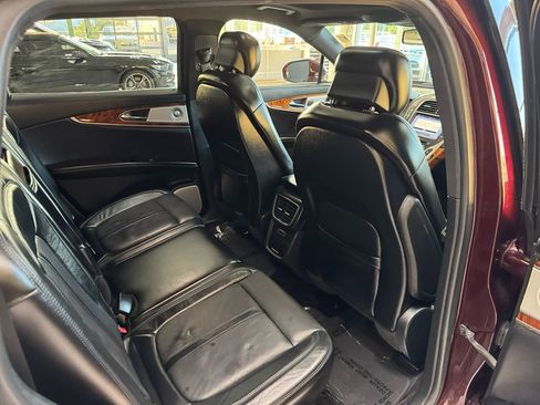 Used 2017 Lincoln MKX Reserve w/ Luxury Package image 45