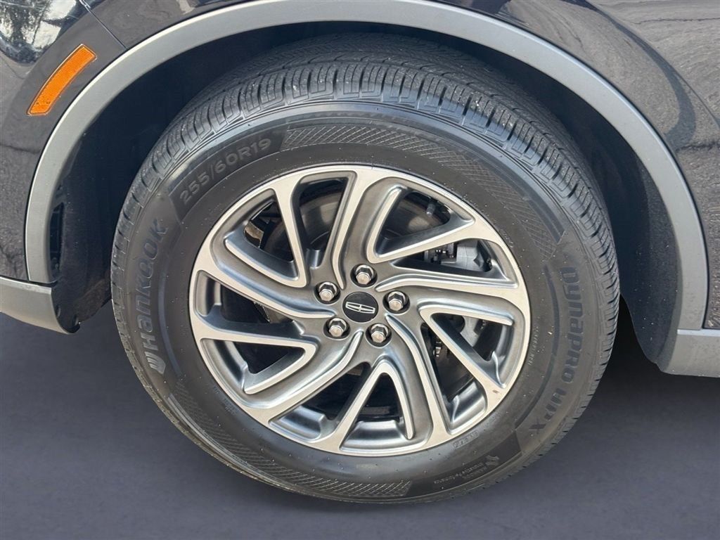 Used 2023 Lincoln Aviator AWD w/ Elements Package image 9