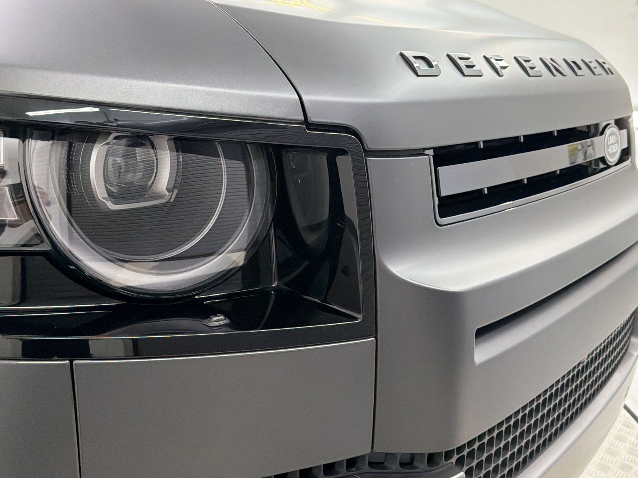 New 2026 Land Rover Defender 110 V8 AWD/4WD image 39