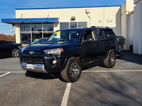 Used 2017 Toyota 4Runner 4WD image 3