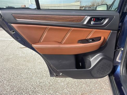 Used 2018 Subaru Outback 3.6R Touring w/ Popular Package #3 image 17