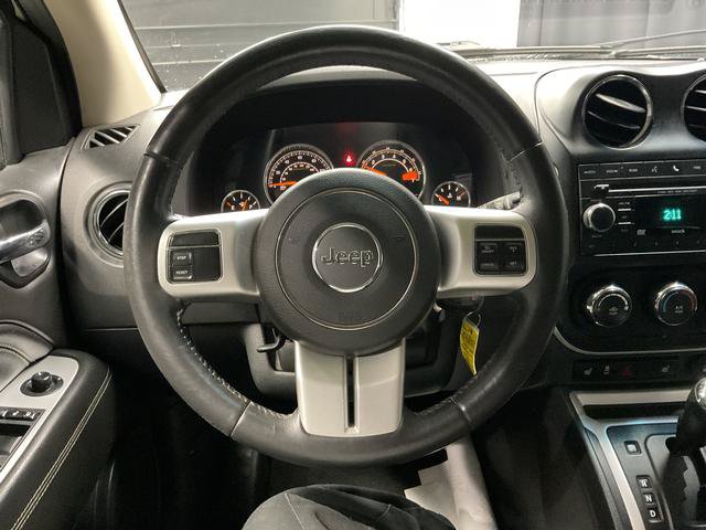 Used 2017 Jeep Compass Latitude AWD/4WD image 15
