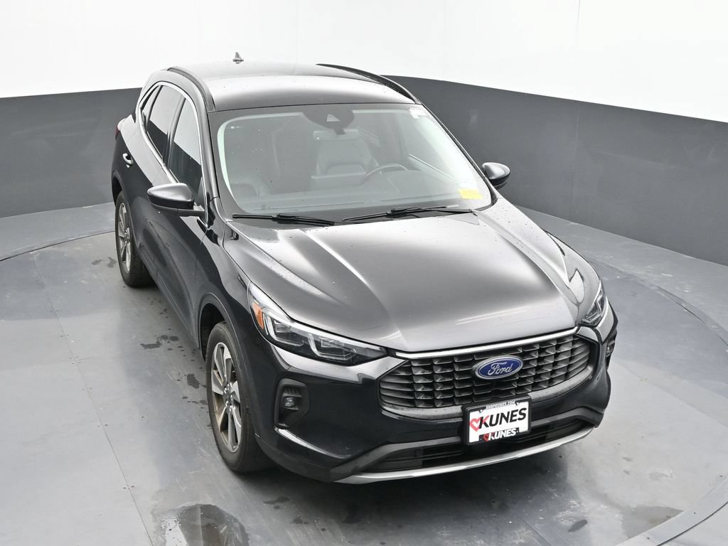 Used 2025 Ford Escape Platinum AWD/4WD image 15