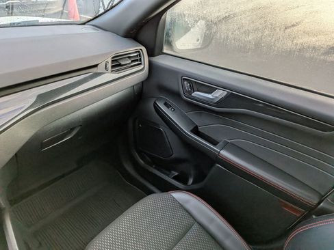 Certified 2025 Ford Escape ST-Line w/ Equipment Group 301A image 18