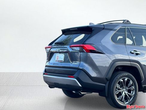 Certified 2022 Toyota RAV4 Limited w/ Limited Grade Weather Package AWD/4WD image 12