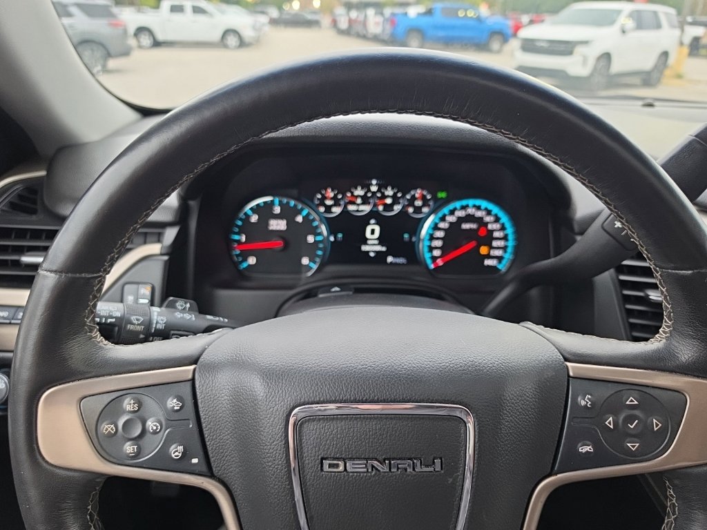Used 2017 GMC Yukon Denali w/ Open Road Package AWD/4WD image 9