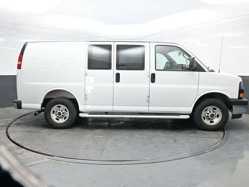 Used 2025 GMC Savana 2500 w/ Driver Convenience Package RWD image 9