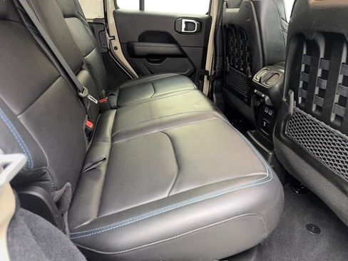 Used 2022 Jeep Wrangler Unlimited Rubicon 4xe AWD/4WD image 40