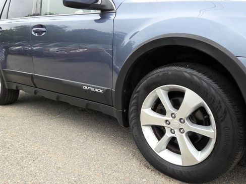 Used 2013 Subaru Outback 2.5i Limited w/ Moonroof Pkg AWD/4WD image 18