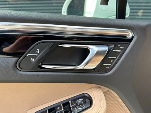 New 2026 Porsche Macan AWD/4WD image 15
