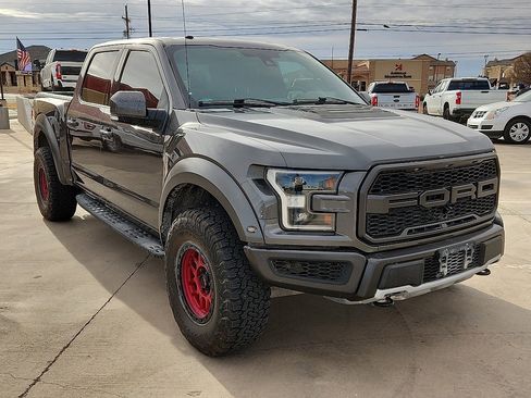 Used 2018 Ford F150 Raptor w/ Equipment Group 802A Luxury image 4