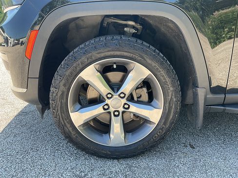 Used 2021 Jeep Grand Cherokee L Limited w/ Trailer Tow Group (B) AWD/4WD image 15