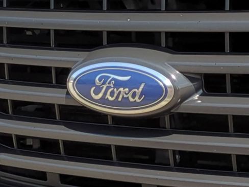 Used 2017 Ford F150 XLT w/ Equipment Group 302A Luxury AWD/4WD image 12