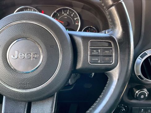 Used 2018 Jeep Wrangler Unlimited Sahara AWD/4WD image 25