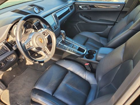 Used 2018 Porsche Macan S image 18