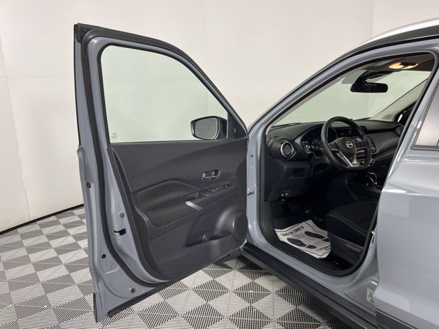 Used 2023 Nissan Kicks SV FWD image 14