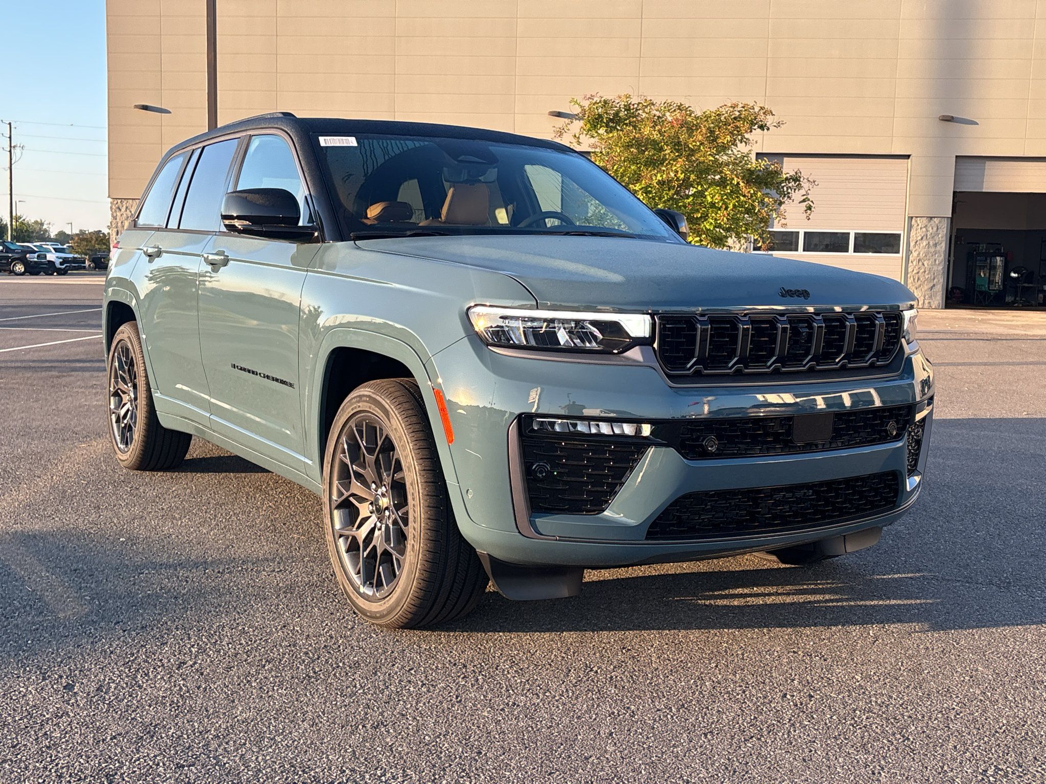 New 2027 Jeep Grand Cherokee Summit AWD/4WD image 4
