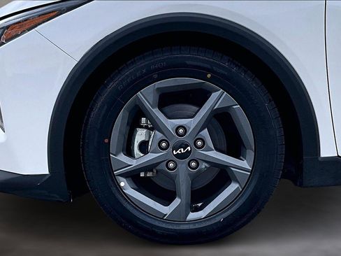 Used 2025 Kia K4 LXS image 10