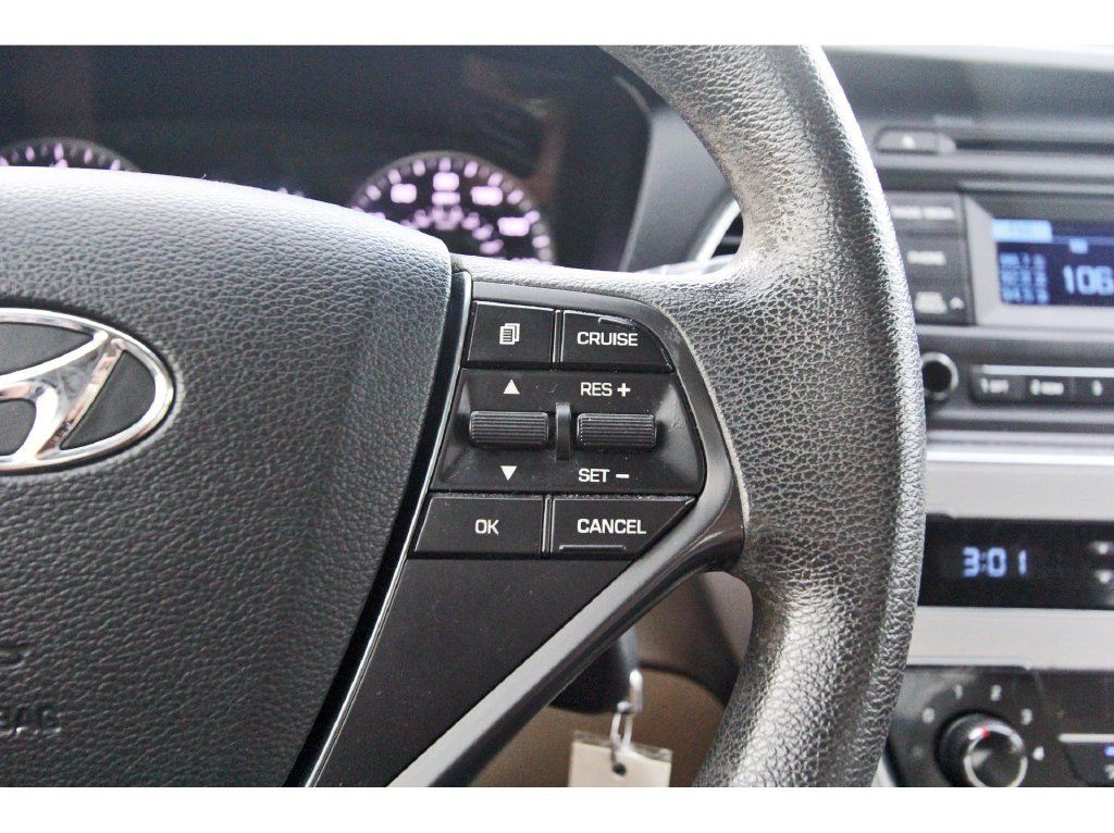 Used 2015 Hyundai Sonata SE FWD image 18