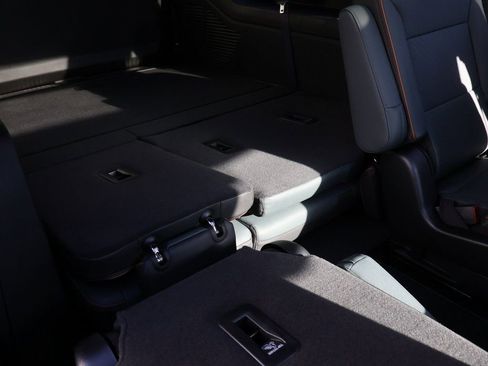 New 2026 GMC Yukon XL AT4 w/ AT4 Premium Plus Package AWD/4WD image 14