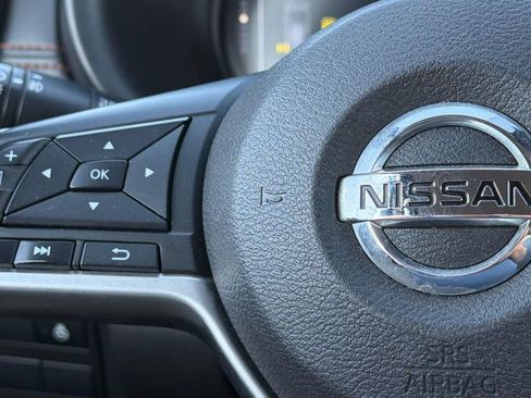 Used 2021 Nissan Kicks SR w/ SR Premium Package FWD image 10