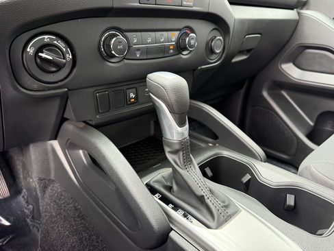 Used 2024 Nissan Frontier S w/ Technology Package image 25