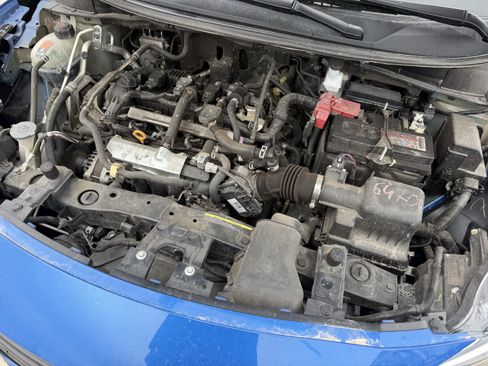 Used 2023 Nissan Versa SV FWD image 33