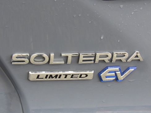Used 2025 Subaru Solterra AWD/4WD image 9
