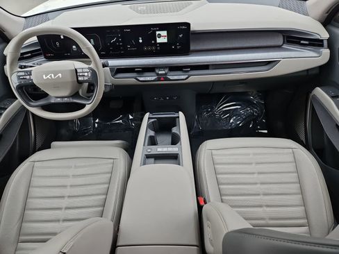 Used 2024 Kia EV9 Land w/ Towing Package image 15