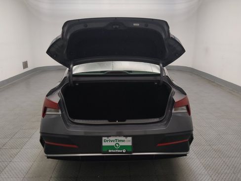 Used 2025 Hyundai Elantra SEL FWD image 29
