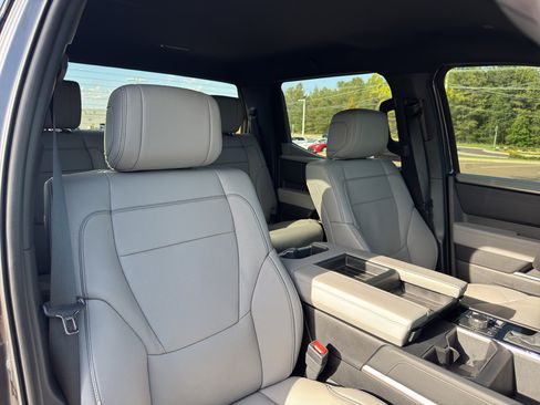 Used 2026 Toyota Tundra Limited AWD/4WD image 18