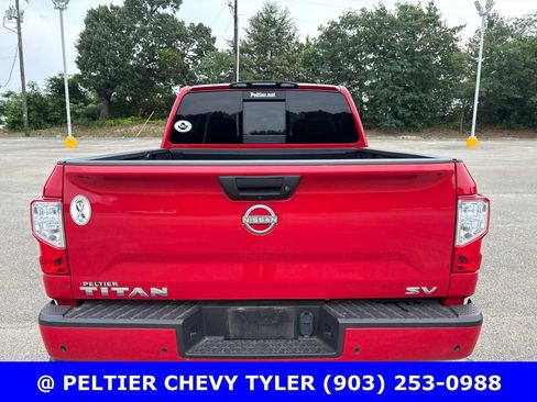 Used 2023 Nissan Titan SV w/ SV Convenience Package RWD image 6