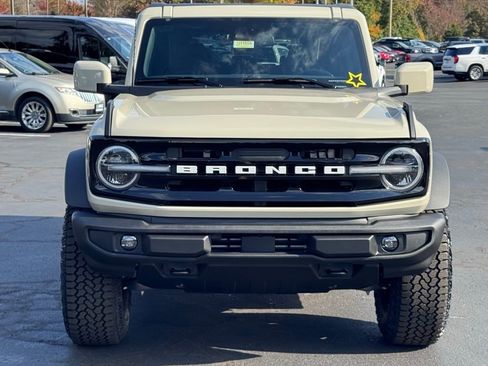 New 2025 Ford Bronco Outer Banks w/ Sasquatch Package image 17