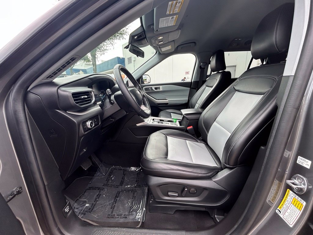 Used 2023 Ford Explorer XLT w/ Equipment Group 202A RWD image 10