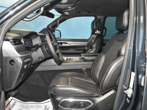 Used 2024 Jeep Wagoneer Series II AWD/4WD image 7