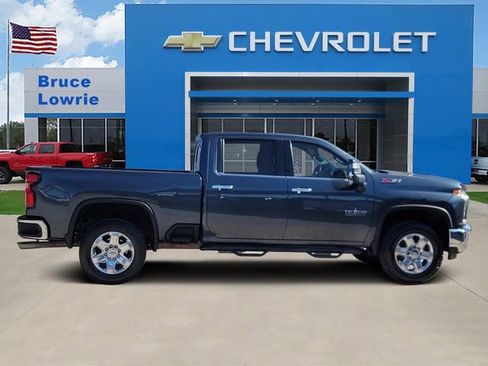 Used 2020 Chevrolet Silverado 2500 LTZ w/ LTZ Texas Edition image 6