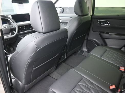 New 2026 Nissan Rogue Platinum w/ Platinum Premium Package image 10