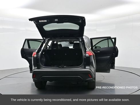 Used 2023 Toyota Corolla Cross XLE w/ Convenience Package image 38