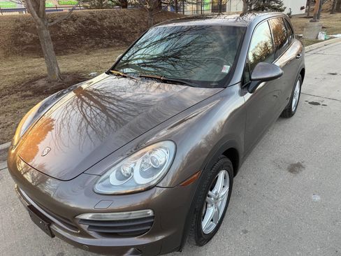 Used 2011 Porsche Cayenne S AWD/4WD image 17