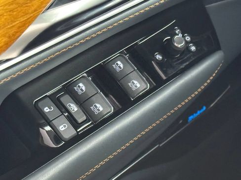 Used 2022 Jeep Grand Wagoneer Series II w/ Premium Group II AWD/4WD image 37