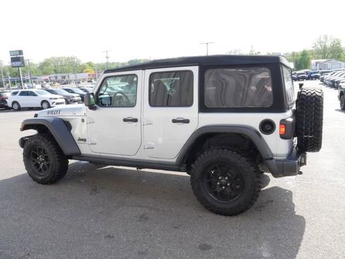 Used 2024 Jeep Wrangler Unlimited Sport AWD/4WD image 8