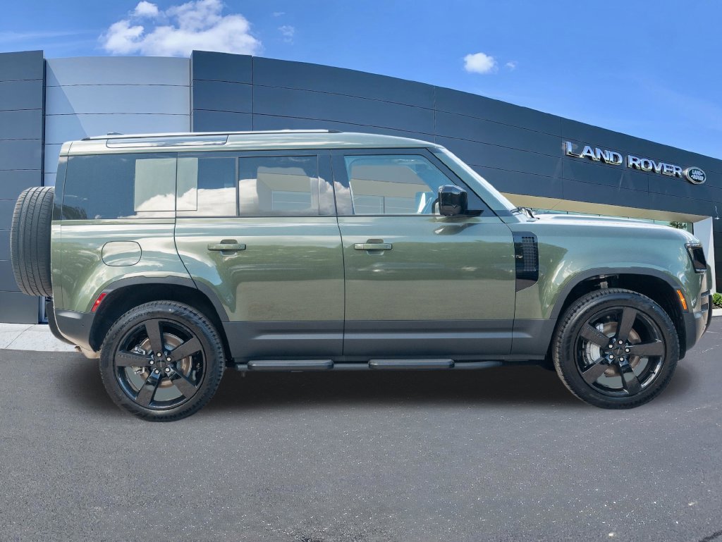New 2026 Land Rover Defender 110 S AWD/4WD image 8