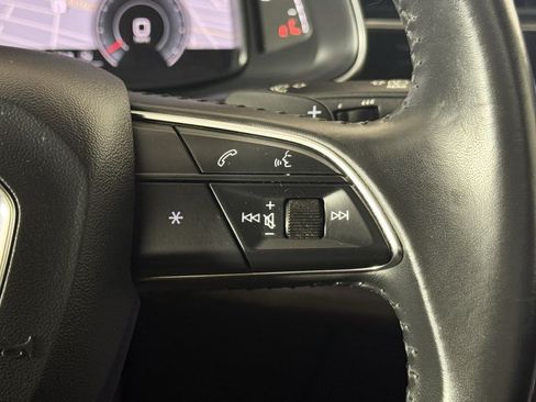 Used 2019 Audi Q8 Prestige w/ Luxury Package AWD/4WD image 17