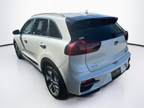 Used 2020 Kia Niro EX Premium w/ Cold Weather Package FWD image 5