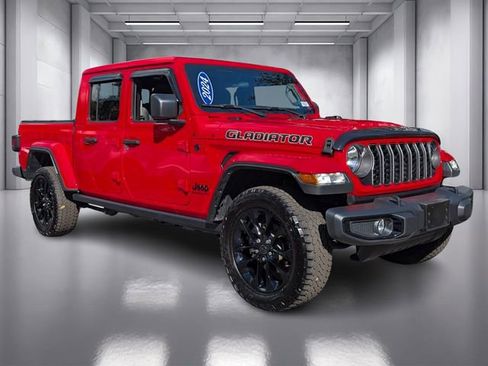 Used 2024 Jeep Gladiator Sport image 3