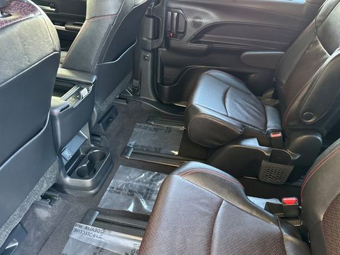 Used 2025 Toyota Sienna XSE w/ XSE Premium Package image 12