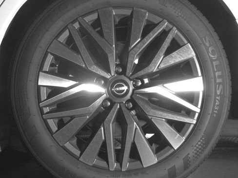 Used 2025 Nissan Altima 2.5 SV image 14