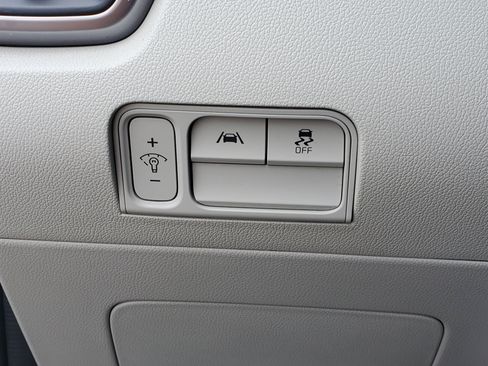 Used 2021 Kia Sorento S image 22